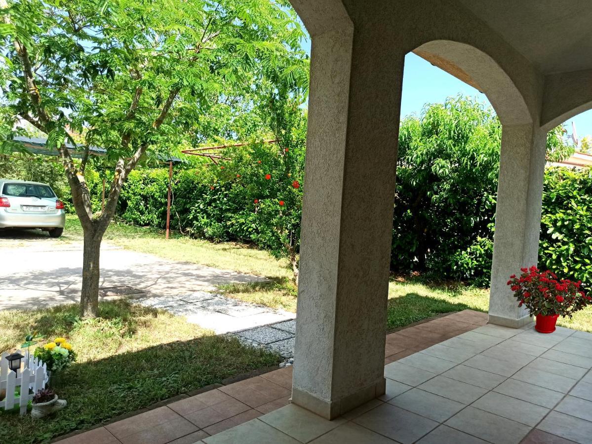 Apartman Dora Pula Exterior foto