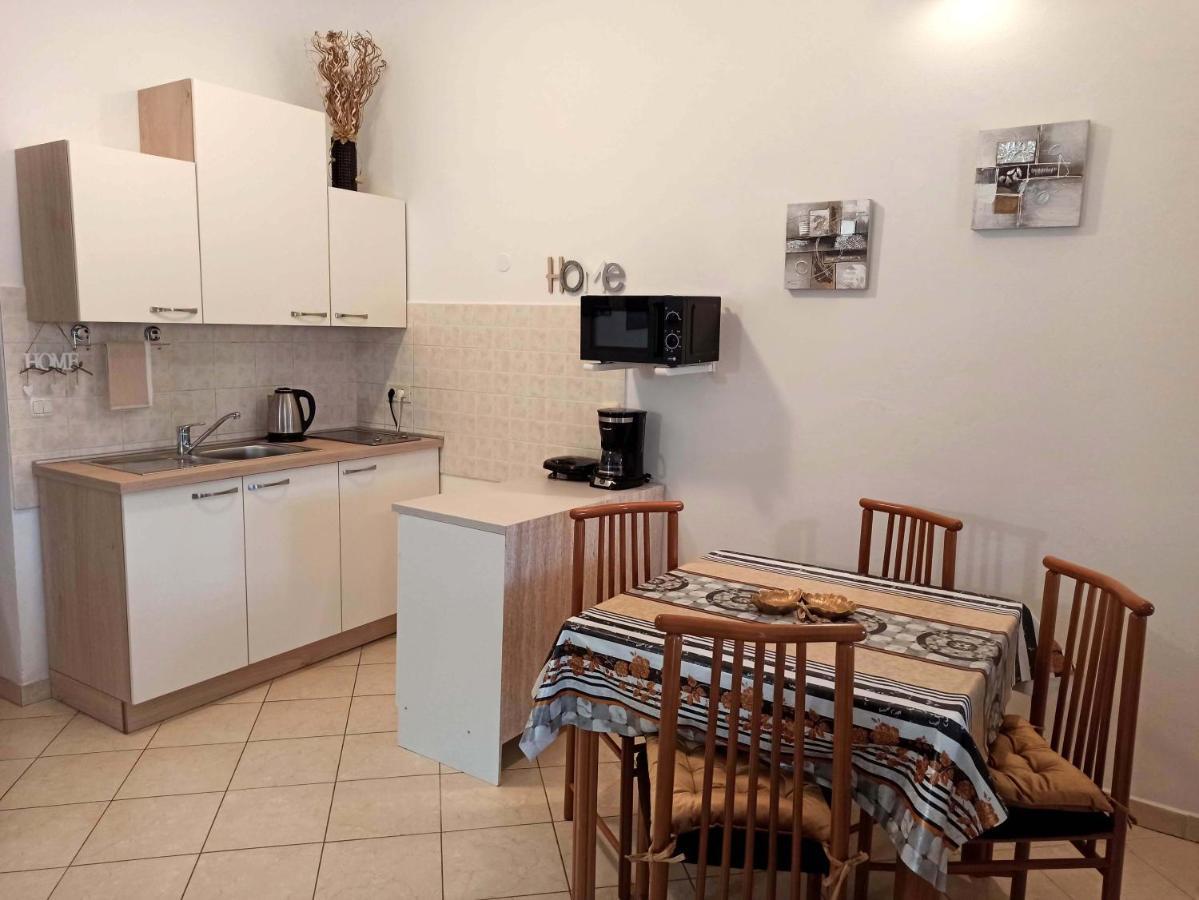 Apartman Dora Pula Exterior foto