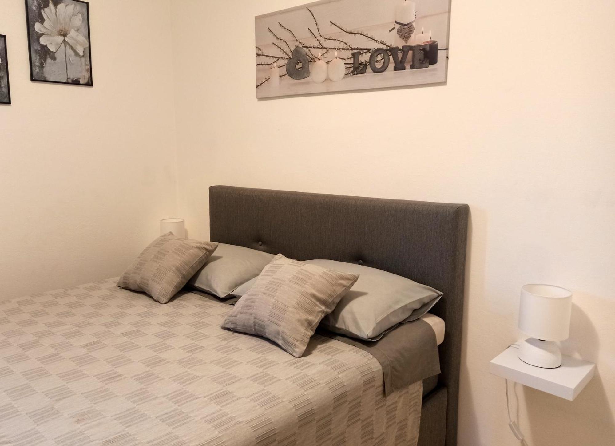 Apartman Dora Pula Exterior foto